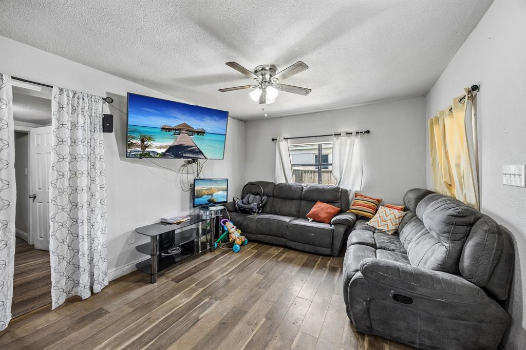 Bohny Gastons - Residential