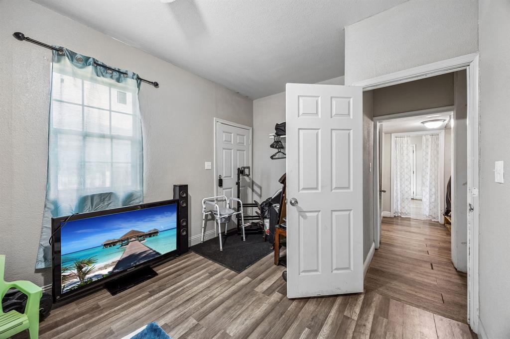 Bohny Gastons - Residential