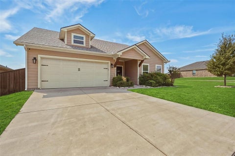 Photo of 3302 Sweetwater Way, Sherman, TX 75090 (MLS # 21396266)