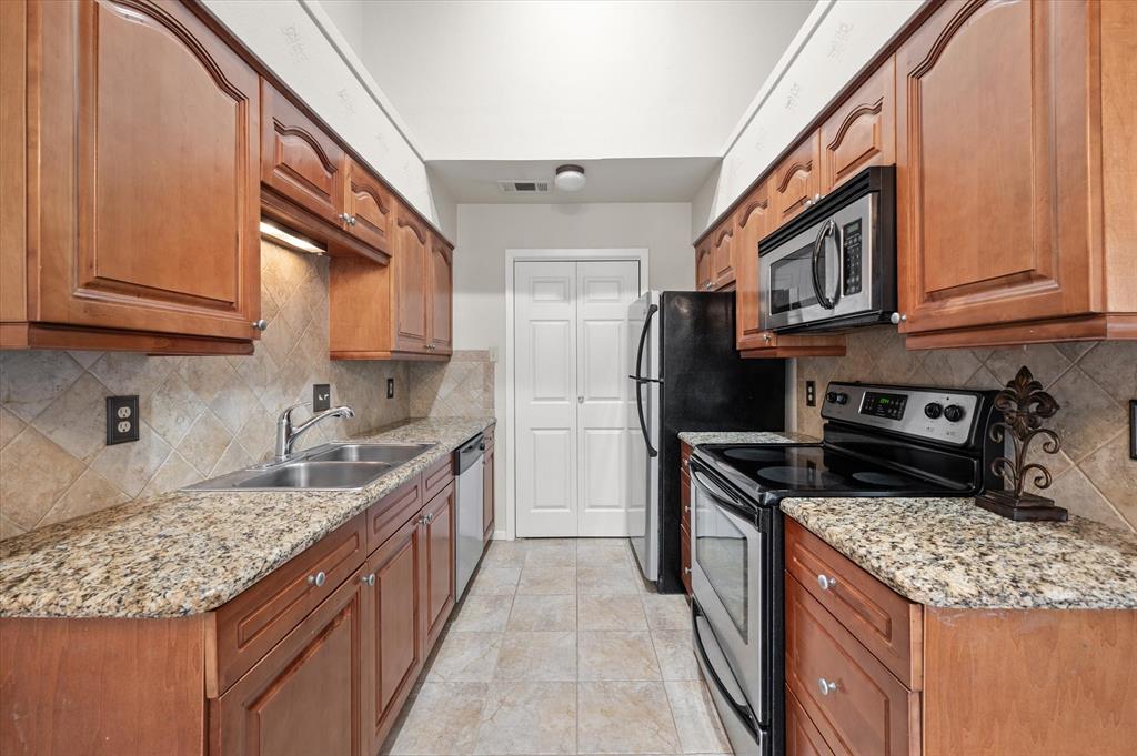 CEDAR Creek Townhomes - Residential