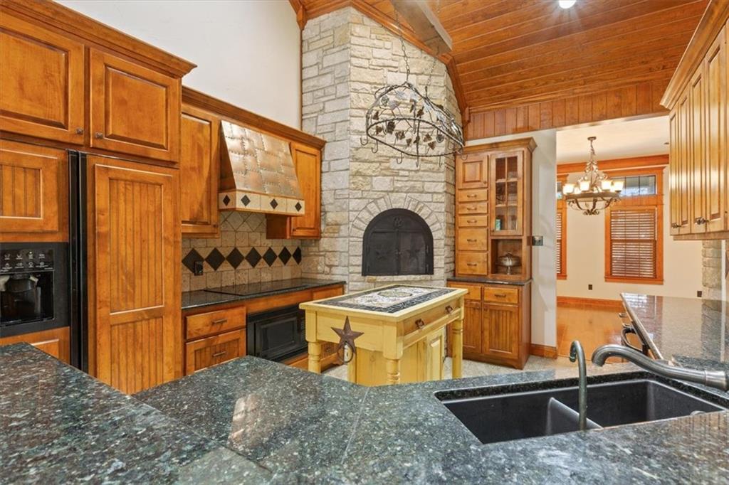 Three 17 River Oaks - Residential