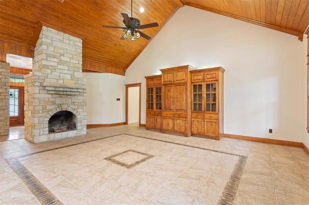 Three 17 River Oaks - Residential