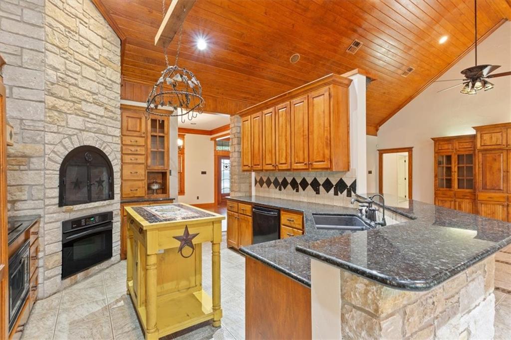 Three 17 River Oaks - Residential