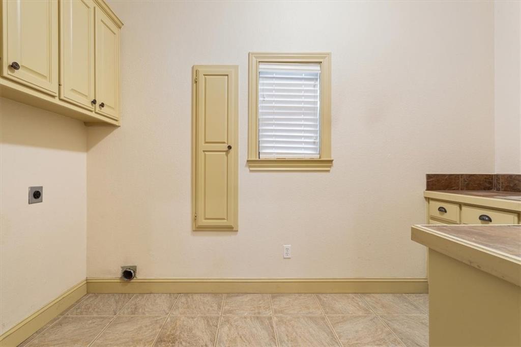 Three 17 River Oaks - Residential