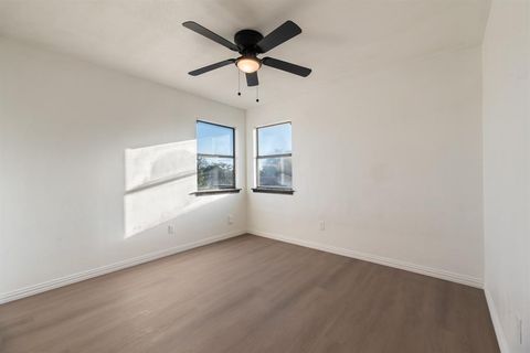 Tiny photo for 413 Horse Shoe Bend, Mesquite, TX 75149 (MLS # 21102059)