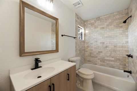 Tiny photo for 413 Horse Shoe Bend, Mesquite, TX 75149 (MLS # 21102059)