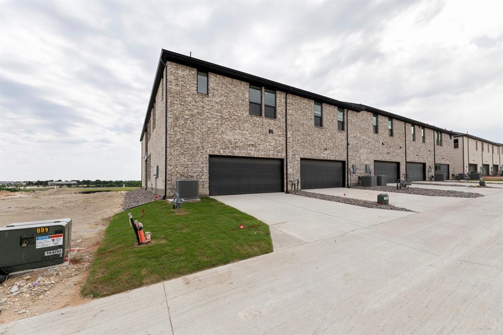 Ridgeline Towns - Residential