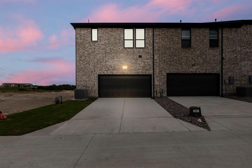Ridgeline Towns - Residential
