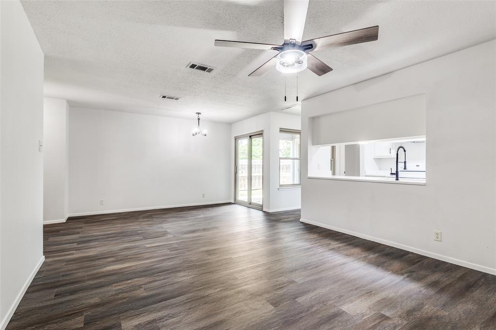 3326 Gardenview Circle