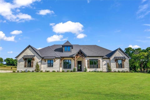 Photo of 120 Daggett Drive, Decatur, TX 76234 (MLS # 21384309)