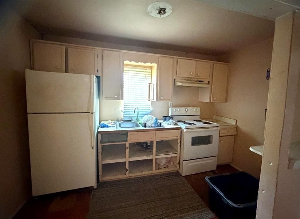 Photo of 574 E Marshall Street, Van Alstyne, TX 75495 (MLS # 21248384)