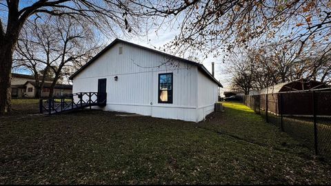 A home in Wills Point