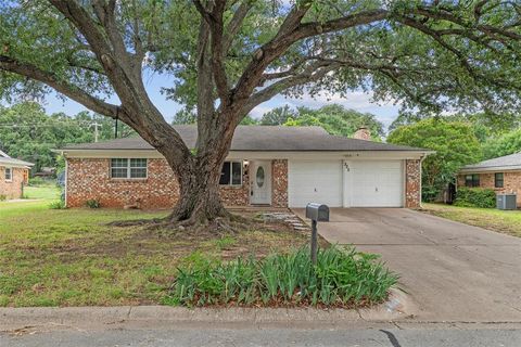 325 Belmont Street Hurst TX 76053