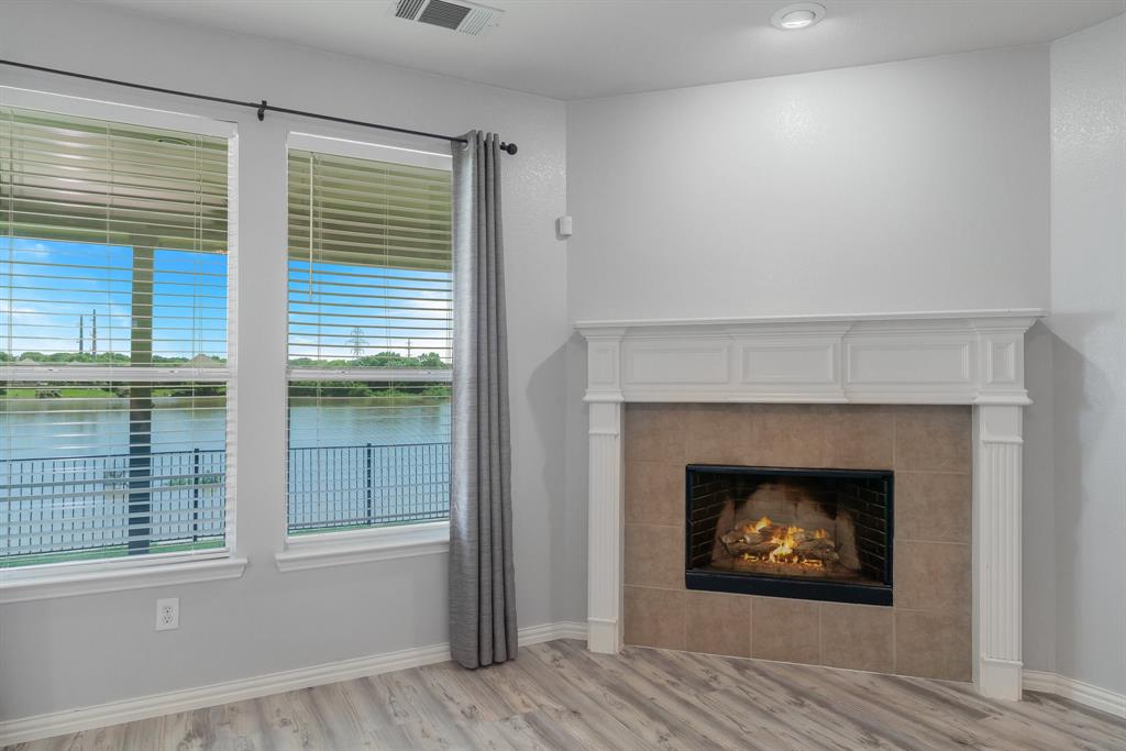 Waterfront Enchanted Bay Fwy - Residential