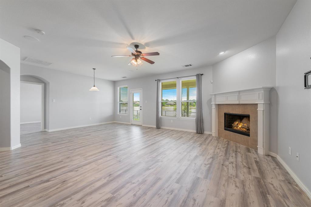 Waterfront Enchanted Bay Fwy - Residential