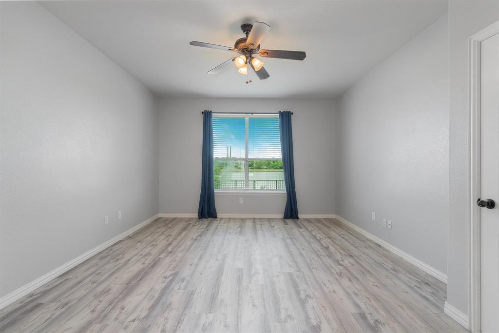 Waterfront Enchanted Bay Fwy - Residential