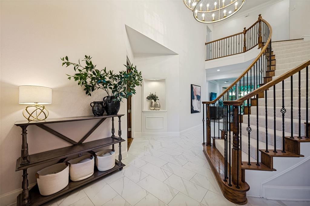 2860 CREEK VIEW Court