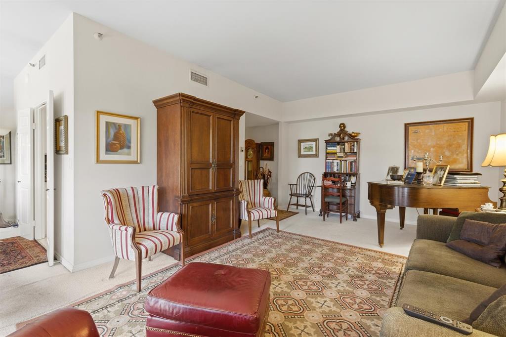 3030 Mckinney Avenue 304