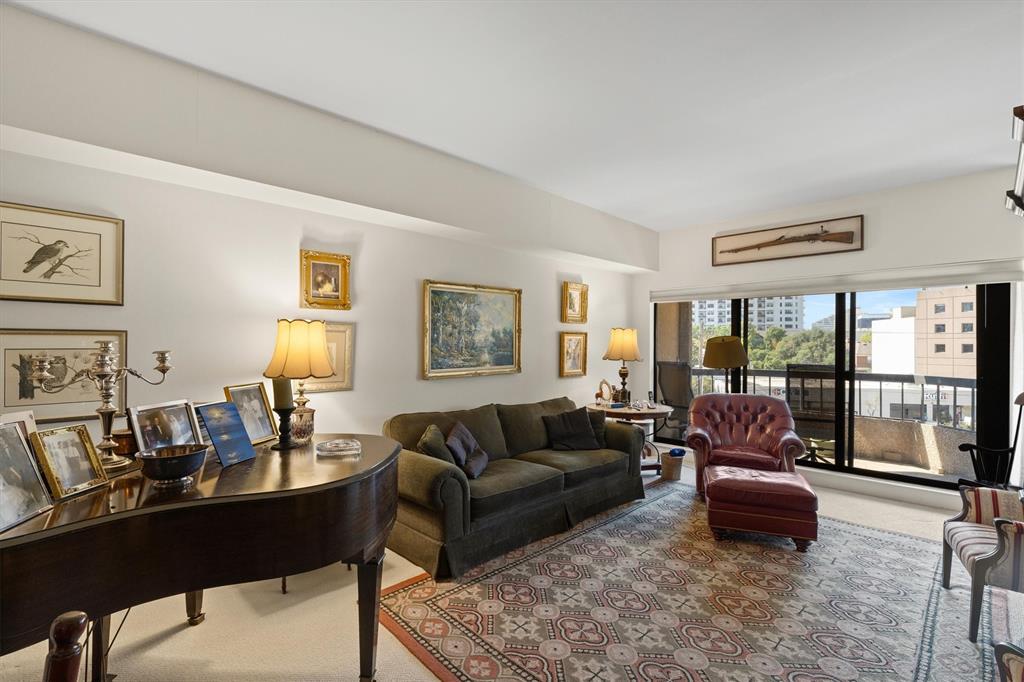 3030 Mckinney Avenue 304