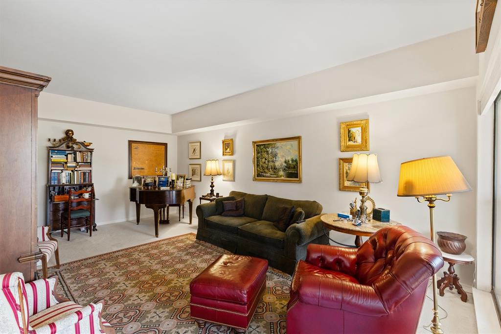 3030 Mckinney Avenue 304