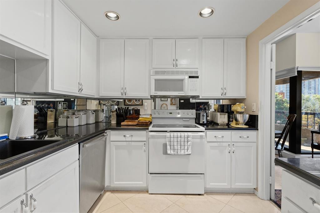 3030 Mckinney Avenue 304