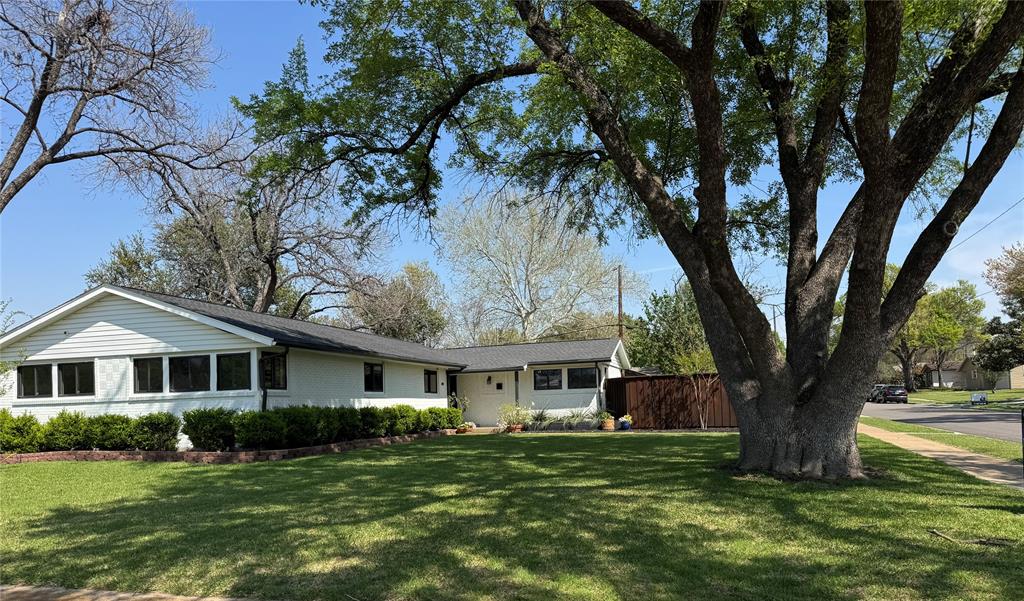 3581 Woodleigh Drive