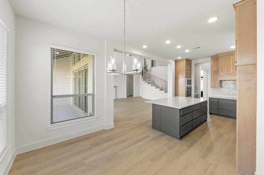 981 Stanford Lane