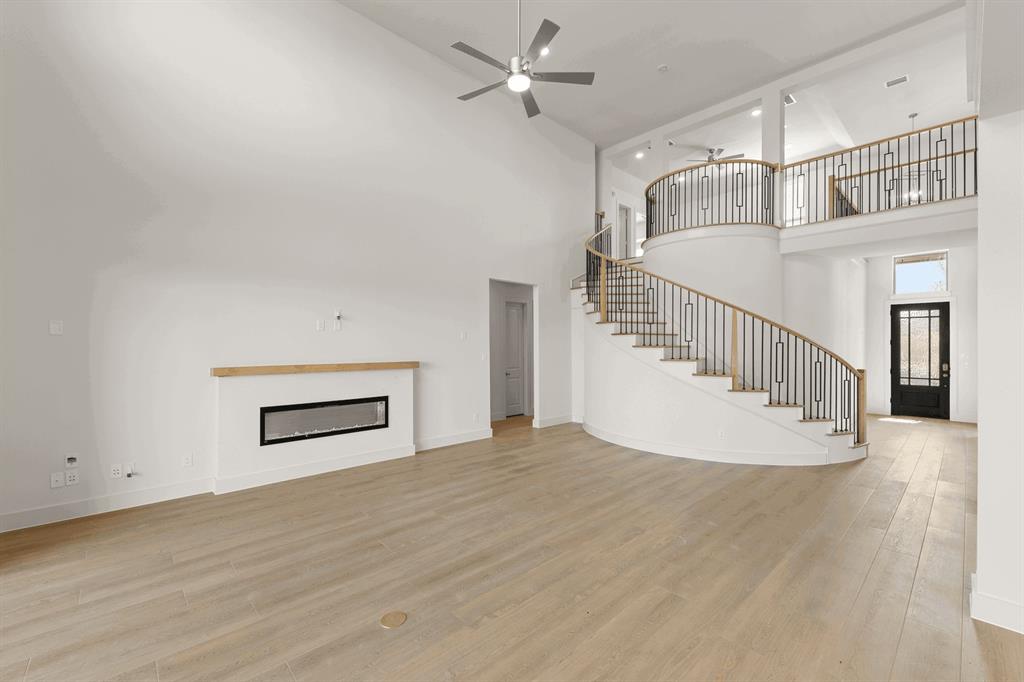 981 Stanford Lane