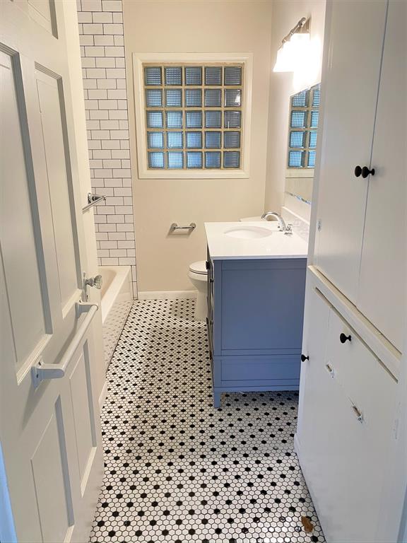 Wilshire Summit - Residential Lease