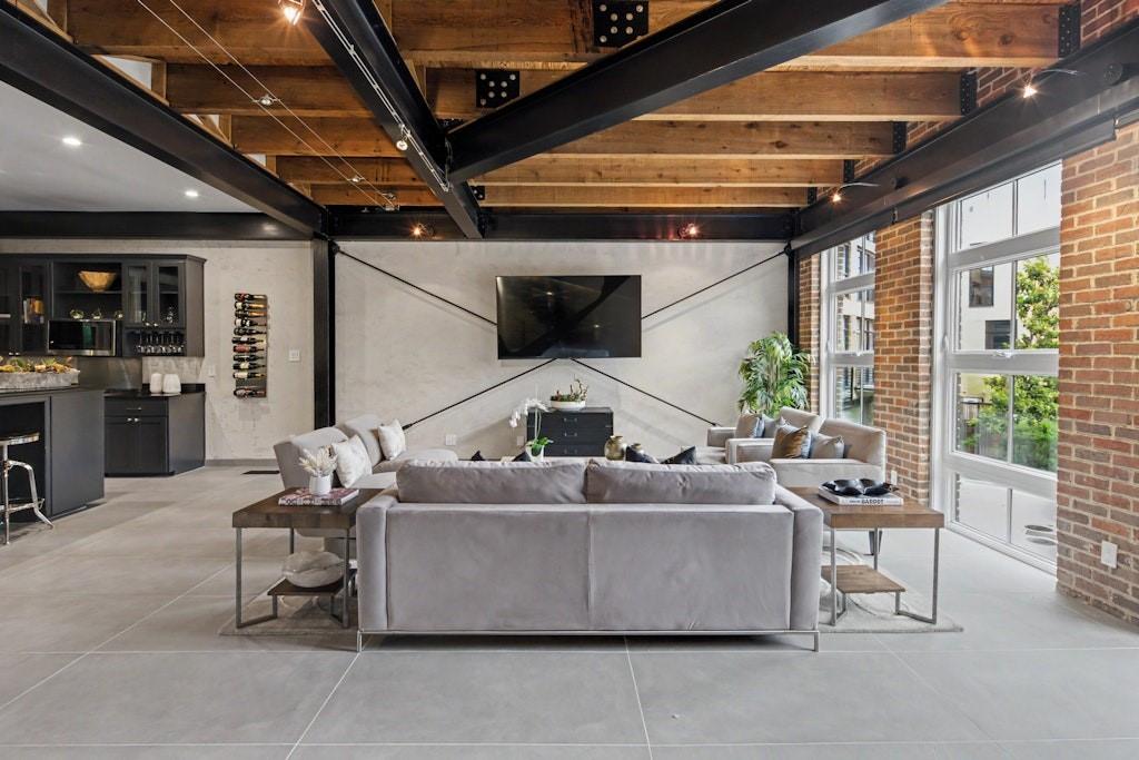 2927 Magnolia Hill Court