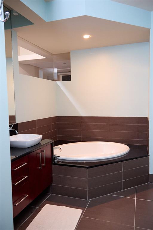 One Montgomery Plaza Residence Condo - Residential