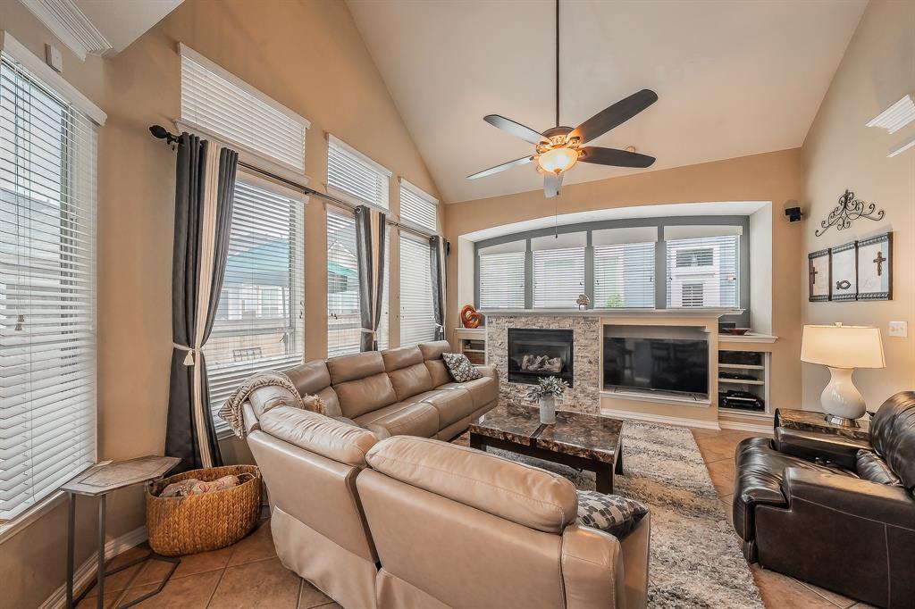 2215 Red Hawk Lane