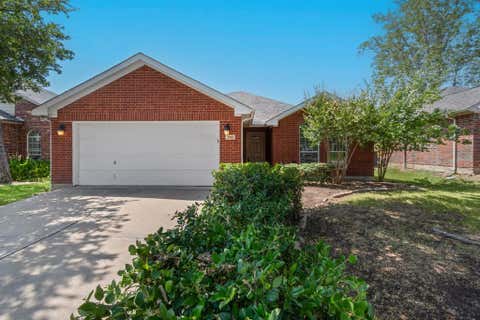 Photo of 3704 Palm Drive, Fort Worth, TX 76244 (MLS # 21345326)