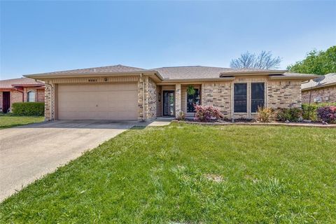 6361 Hunters Glen Drive Watauga TX 76148