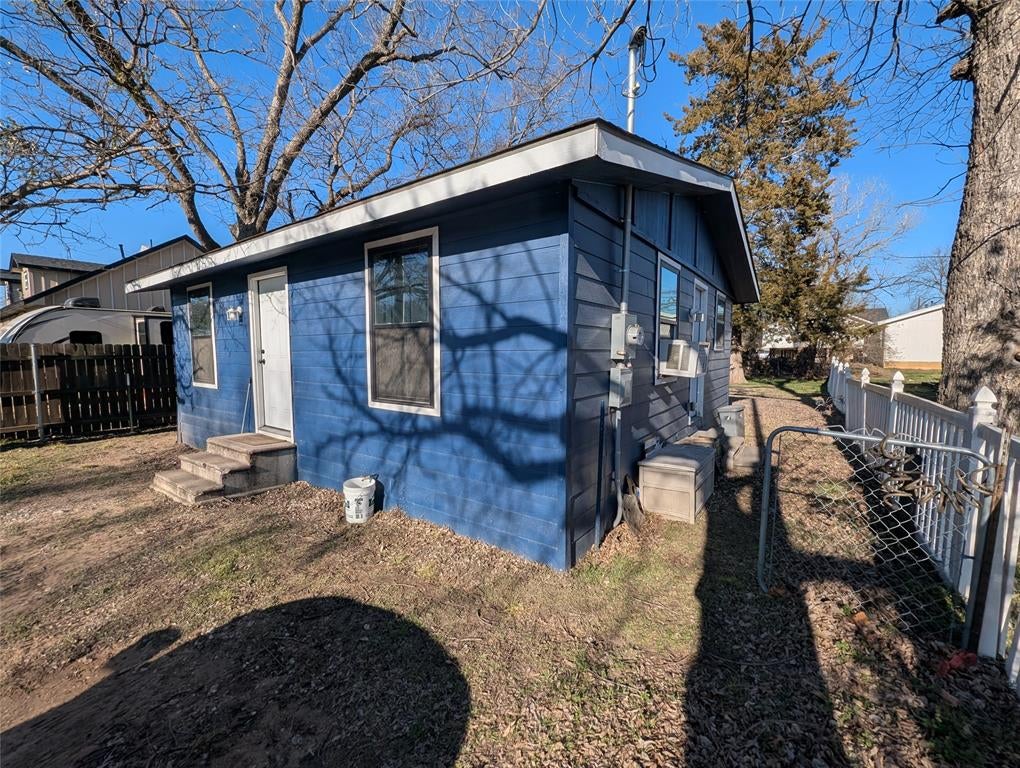 203 S Kouns Street