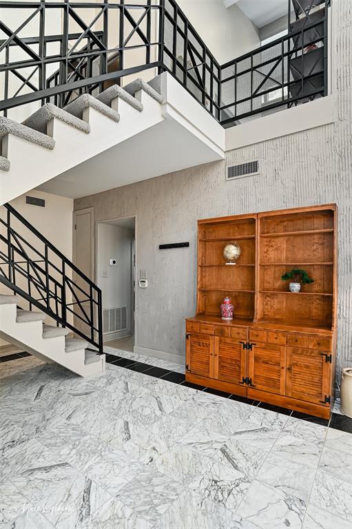 5715 S Lakeshore Drive