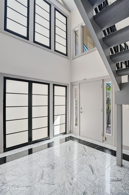 5715 S Lakeshore Drive