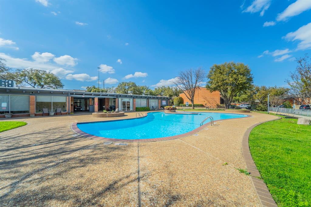 Castillian Condo The - Residential