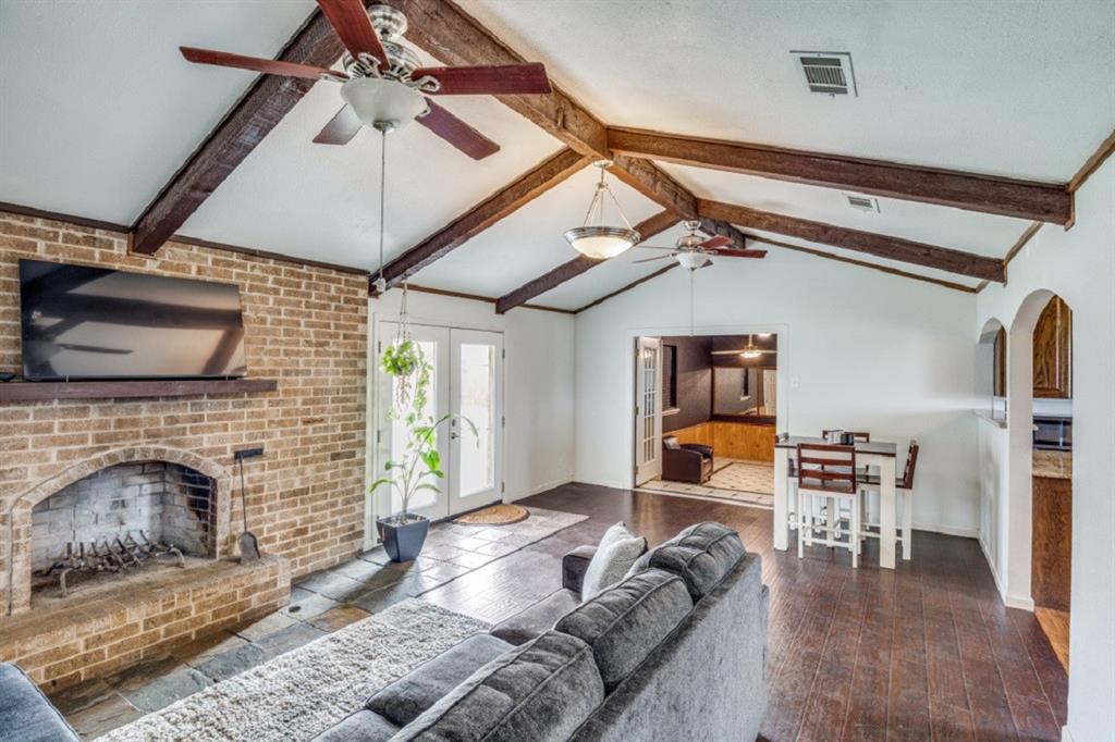 JC Johnson Abstract 1660 PG 295 TR 22 ACS .942 - Residential Lease