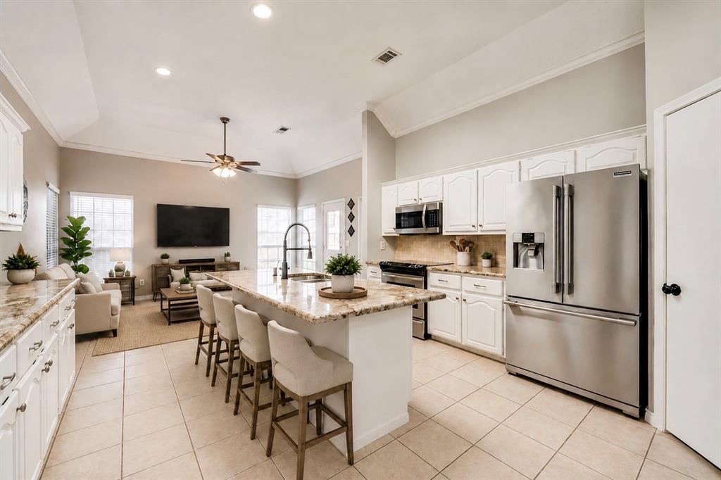 2124 Green Hill Drive