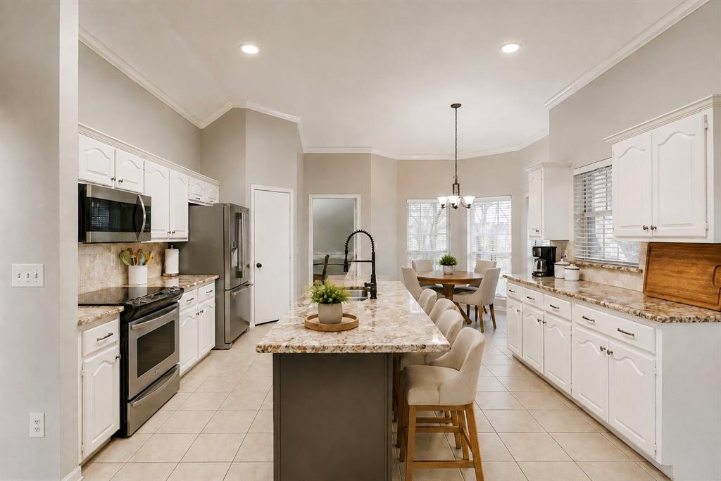 2124 Green Hill Drive