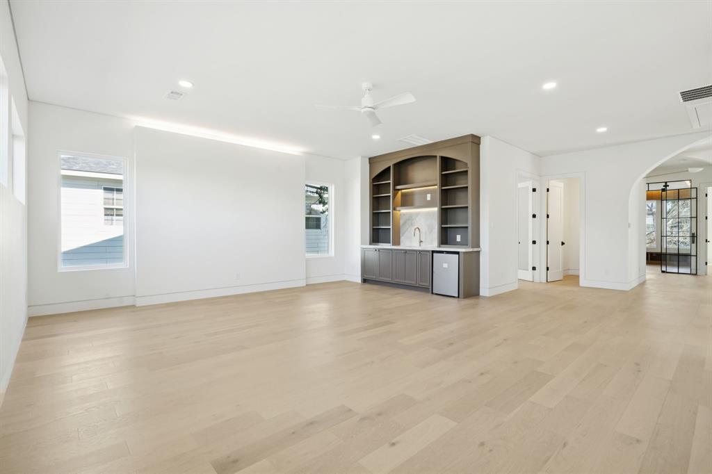 ROSS AVE ANNEX - Residential