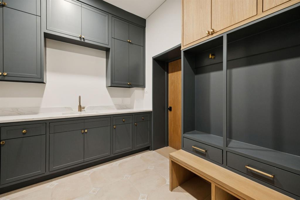 ROSS AVE ANNEX - Residential