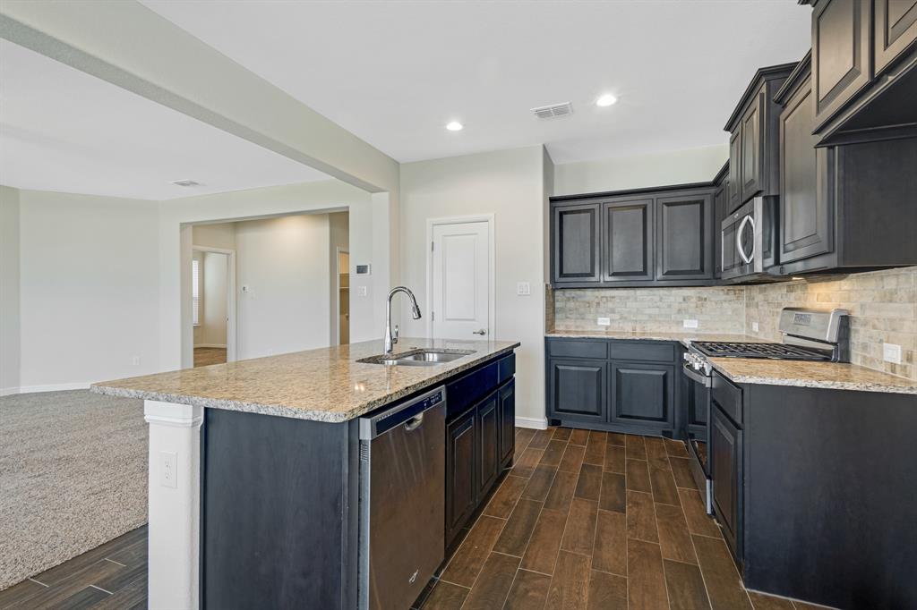 TRAILS OF ELIZABETH CREEK - Residential