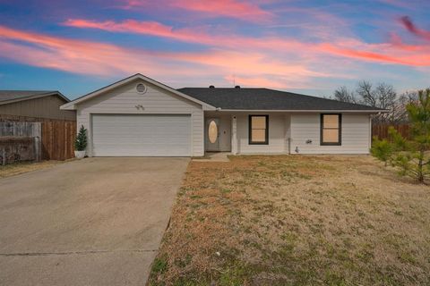 Photo of 2500 Bliss Street, Greenville, TX 75402 (MLS # 21178291)