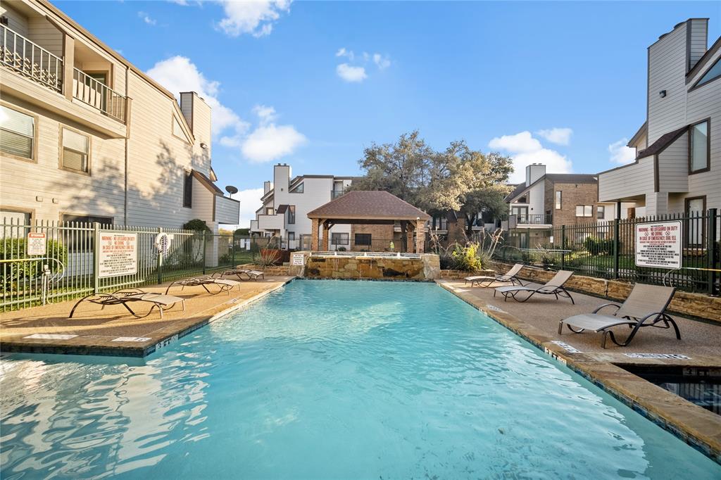 ARLINGTON OAKS CONDOMINIUM - Residential