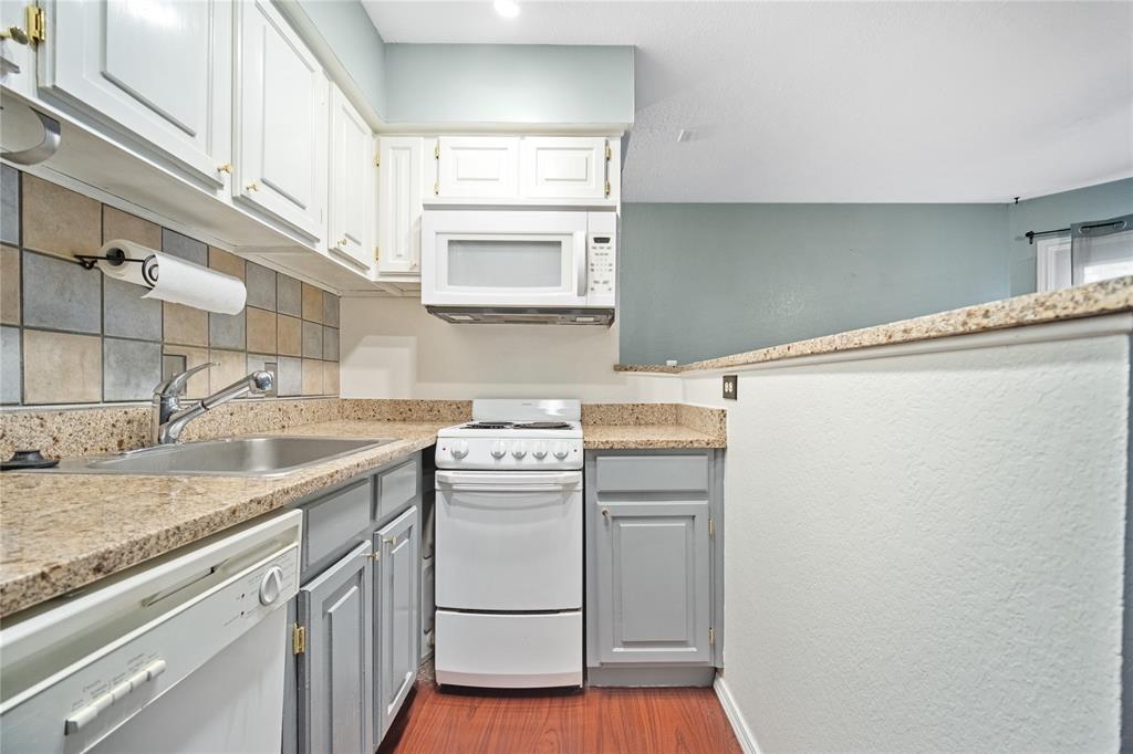 ARLINGTON OAKS CONDOMINIUM - Residential
