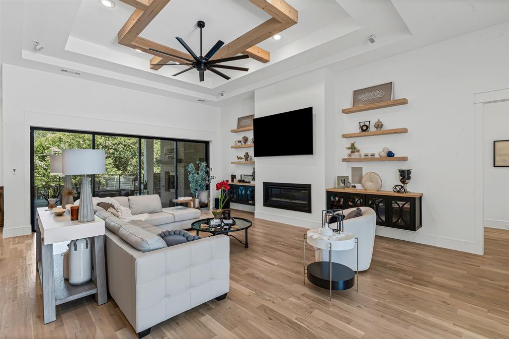 3509 Lakeshore Drive