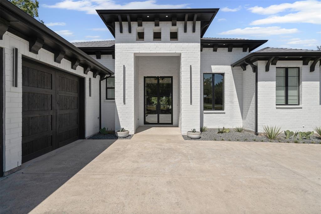 3509 Lakeshore Drive