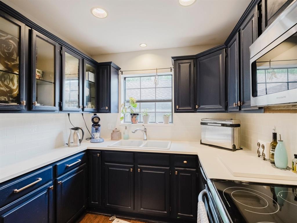 Glen Oaks Twnhms Condo - Residential